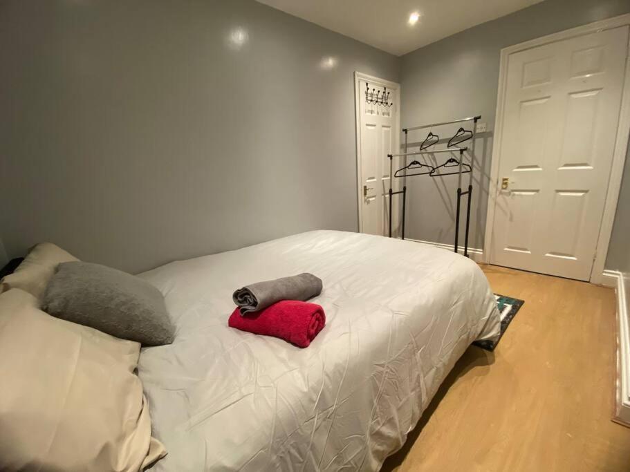 Spacious 2 Bedroom Flat London Exterior photo