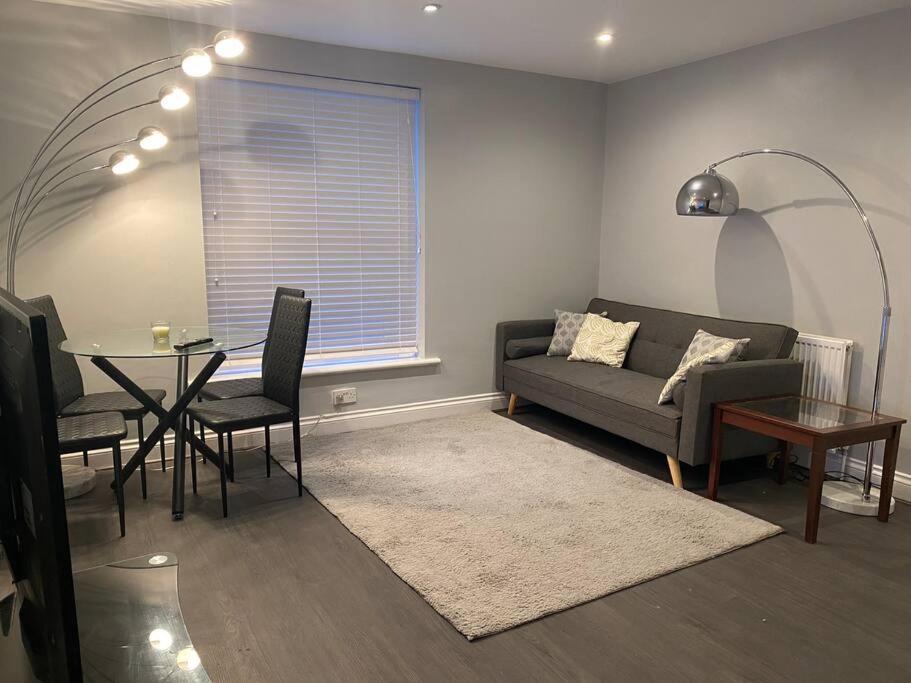 Spacious 2 Bedroom Flat London Exterior photo