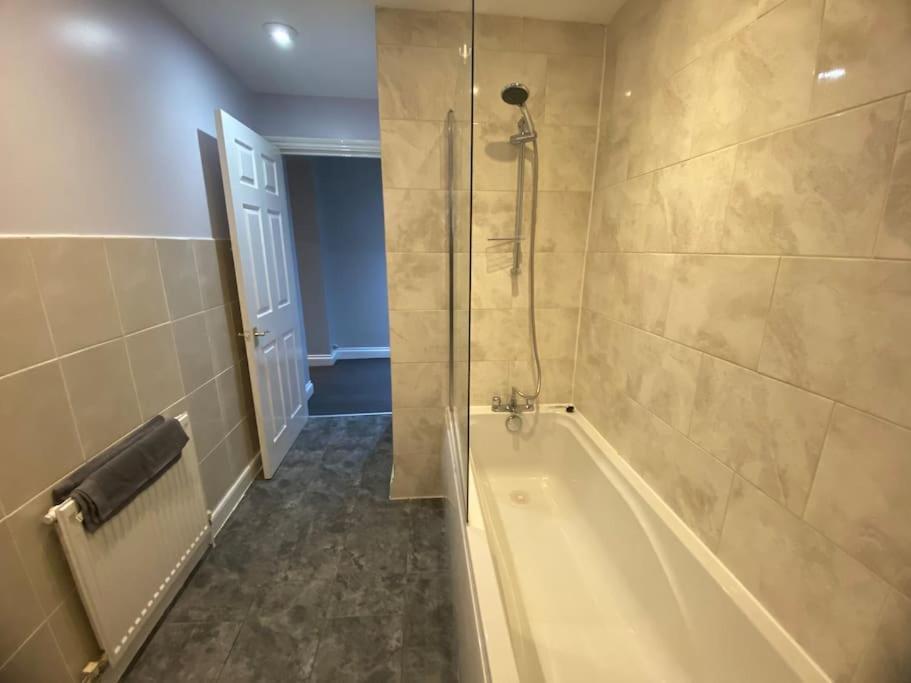 Spacious 2 Bedroom Flat London Exterior photo