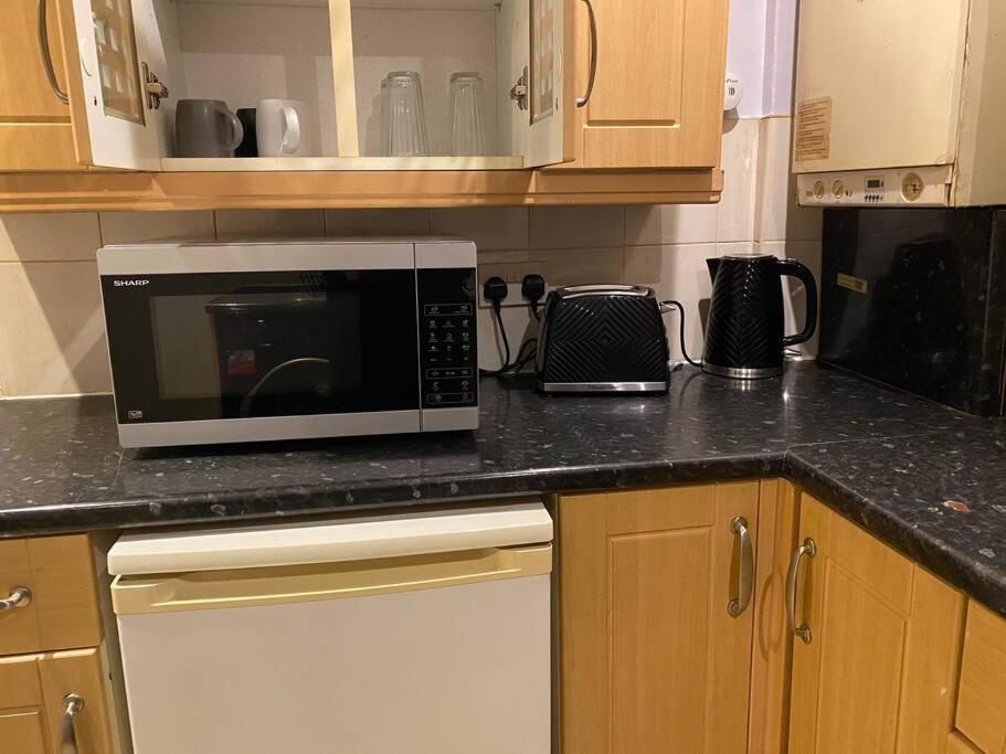 Spacious 2 Bedroom Flat London Exterior photo
